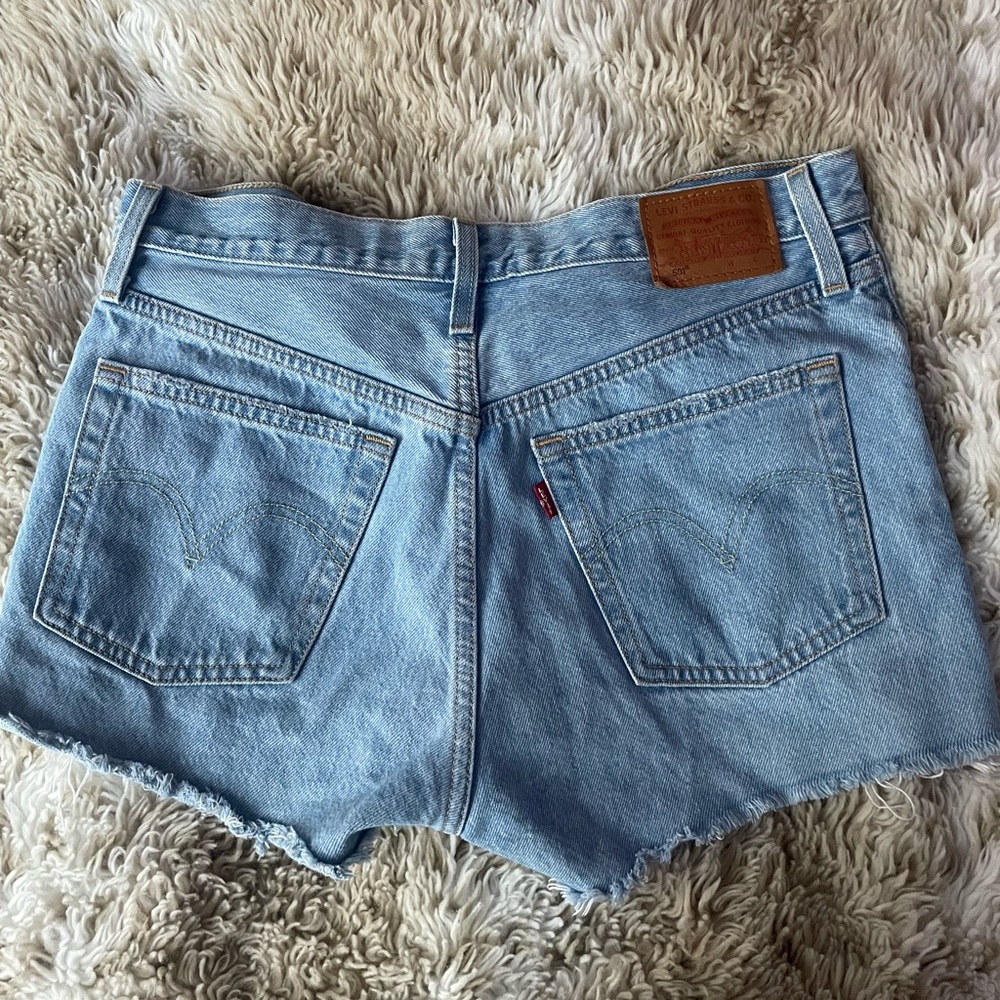Levis
